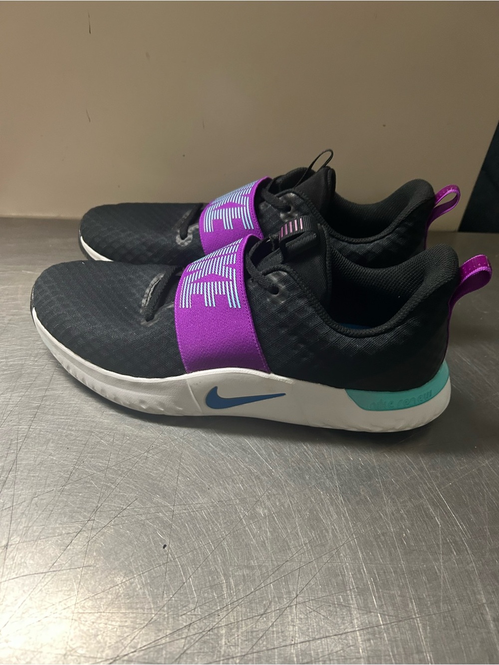Nike Air Renew Size 11 Women